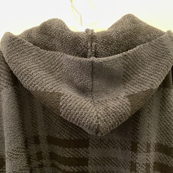 Barefoot Dreams Cosy-Chic Poncho Style Sweater/Coat - Picture 5 of 7